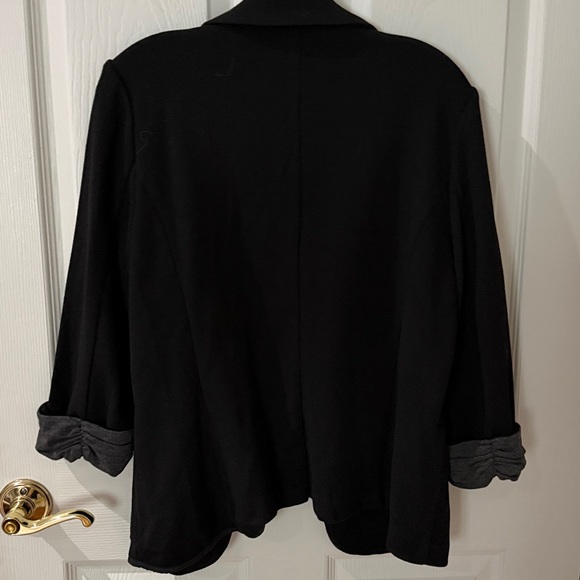 Skies Are Blue Classic Black Blazer with grey cuff size large - Picture 4 of 4